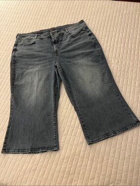 NYDJ Wide-Leg Crop Blue Jeans w/Sanding & Whiskering